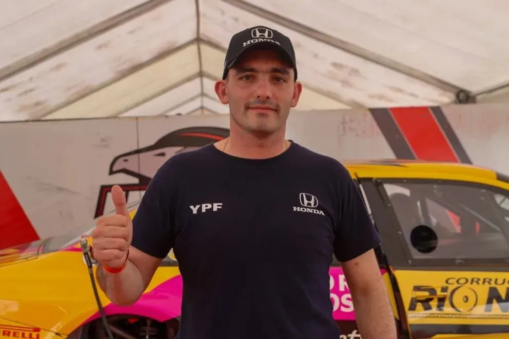 Facundo Aldrighetti fue el más rápido en la primera tanda de entrenamientos del Top Race en el autódromo de General Roca. Foto Tania Domenicucci-ANR.
